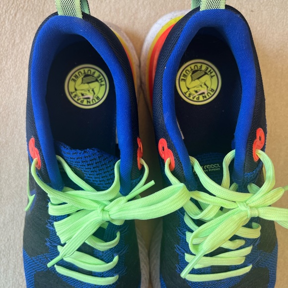 Nike infinity run size 11. Obsidian/bright crimson colour way. - Picture 2 of 7
